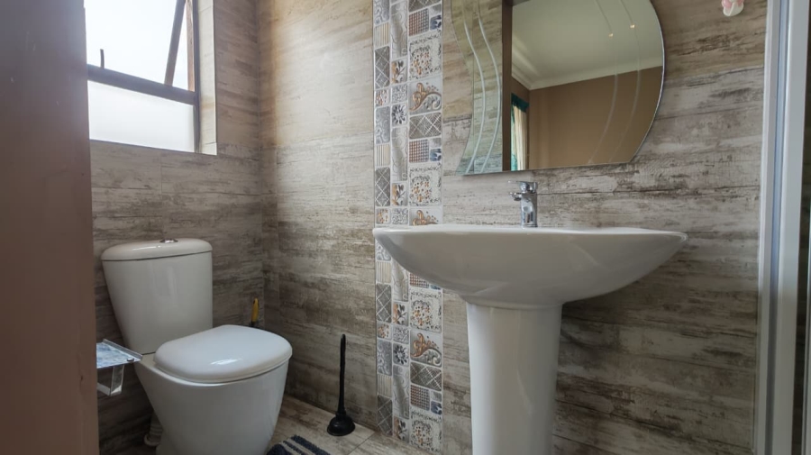 6 Bedroom Property for Sale in Cashan North West